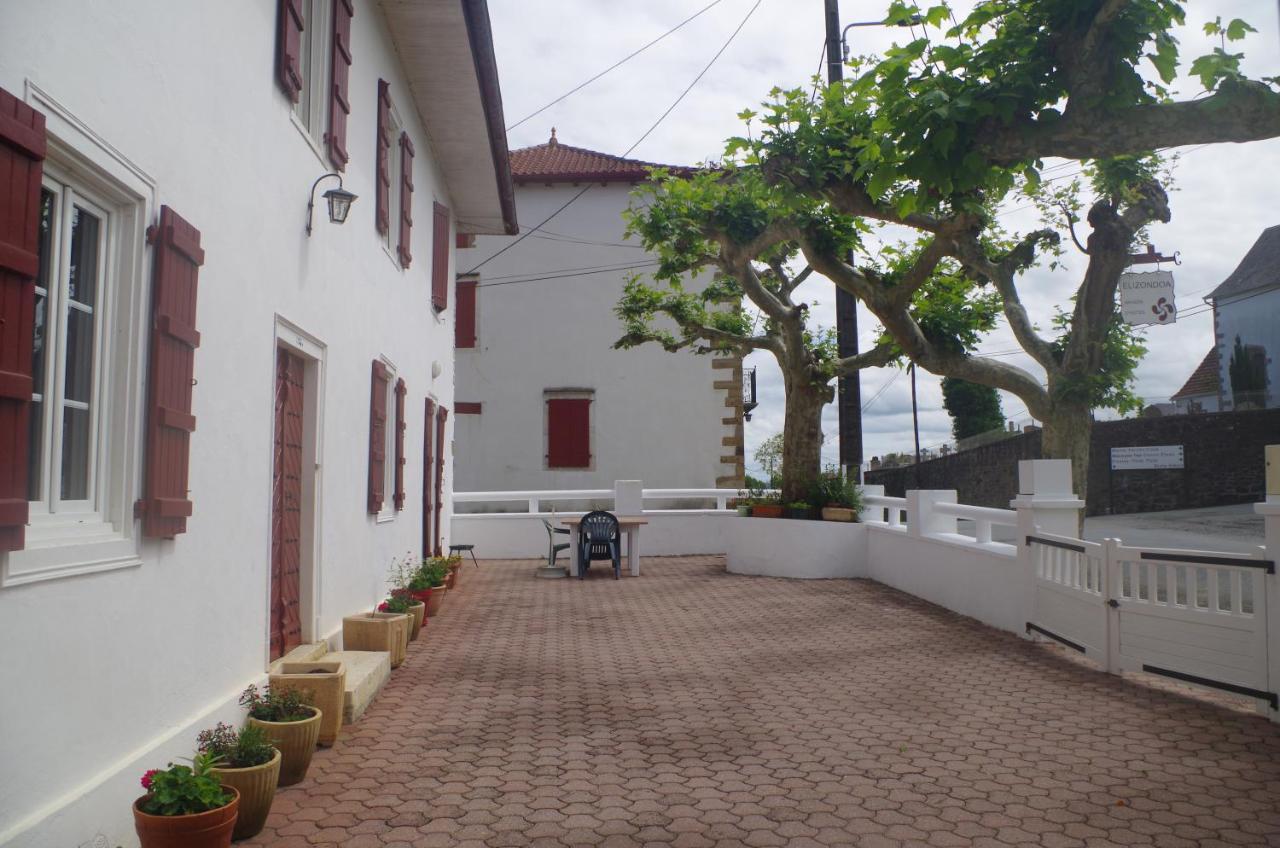 Maison Elizondoa - Chambres, Restaurant Et Spa Masparraute Eksteriør billede